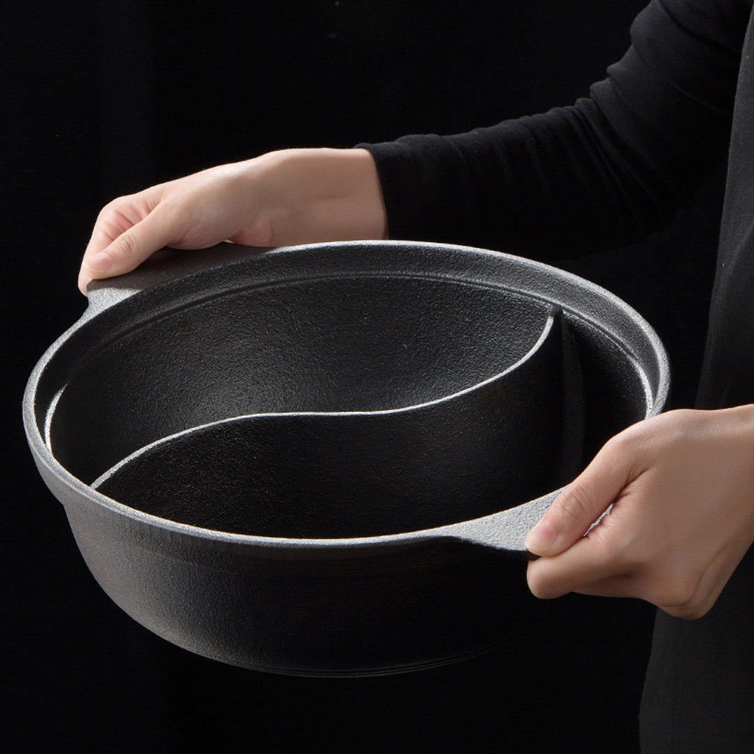 SOGA 2X 32CM Round Cast Iron Shabu Shabu Hotpot Beef Chicken Stew Wok Two-Flavor Division